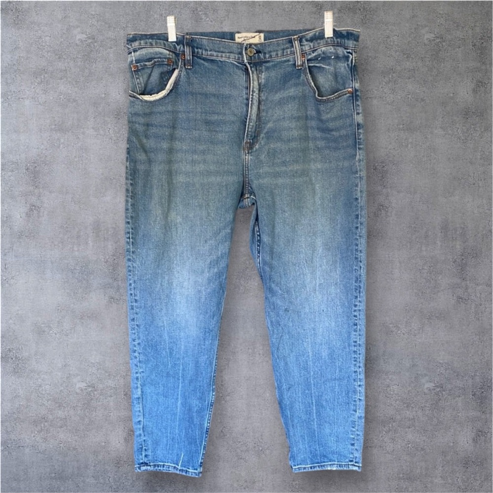 Abercrombie & Fitch Blue Straight Leg Jeans. Size 18